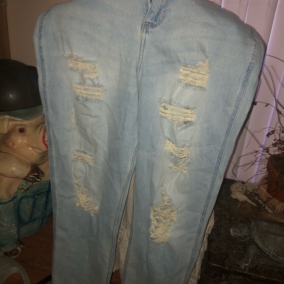 Clothes - Picture 2 of 8